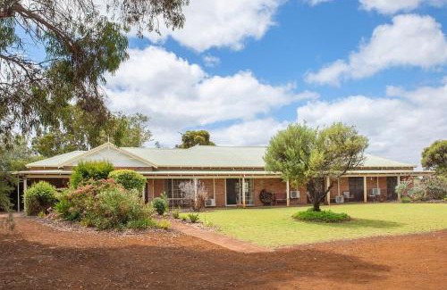 Abbey Casa | 5 Bedroom 5 Bathroom Kinvarra Park Lodge
