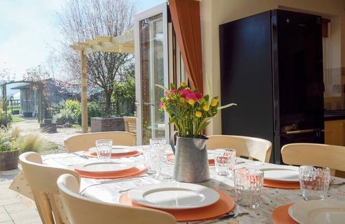 Eaton Mascott Cabaña | Alojamiento de 5 habitaciones en Harley, near Much Wenlock