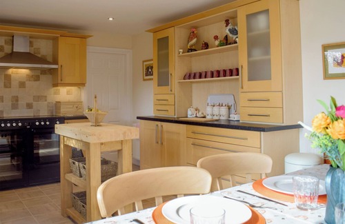 Eaton Mascott Cabaña | Alojamiento de 5 habitaciones en Harley, near Much Wenlock