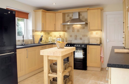 Eaton Mascott Cabaña | Alojamiento de 5 habitaciones en Harley, near Much Wenlock