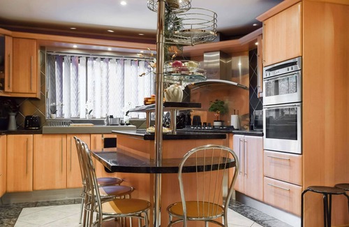 West Bridgford Cabaña | 5 bedroom accommodation in Gamston, near Nottingham