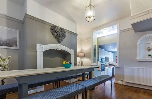 Buxton Cabina | 5 bedroom accommodation in Buxton