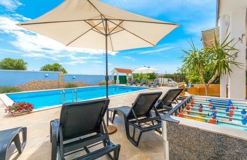 Tinj Casa | 5 bedroom accommodation in Tinj