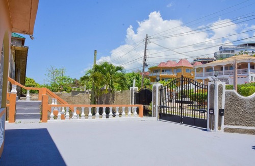 Boscobel Casa | 5 BEDROOM Apartment