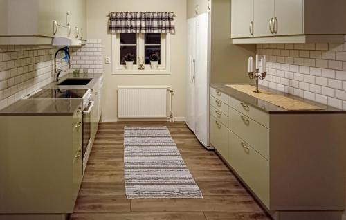 Tranas Casa | 5 Bedroom Awesome Home In Kopparberg