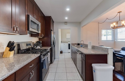Reseda Casa | 5 Bedroom Charmer with Pool