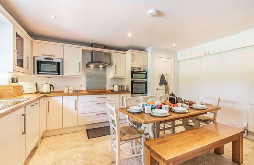 Longborough Cabaña | 5 bedroom Cotswold holiday cottage with a superb garden - Elm Bank