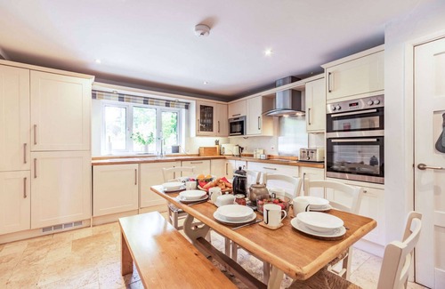 Longborough Cabaña | 5 bedroom Cotswold holiday cottage with a superb garden - Elm Bank