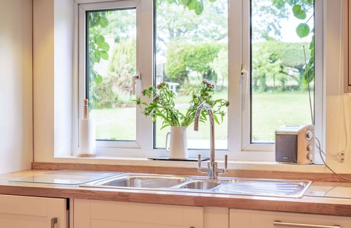 Longborough Cabaña | 5 bedroom Cotswold holiday cottage with a superb garden - Elm Bank