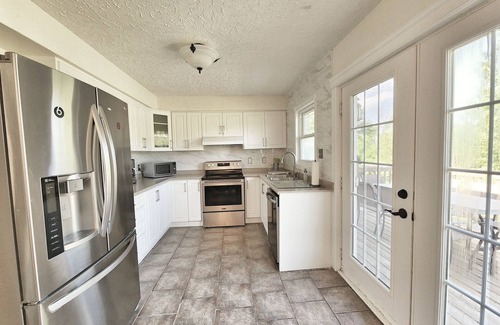 Niagara Falls Casa | 5 BEDROOM COUNTRY HOME- within 15min drive to the Falls, & Crystal Beach