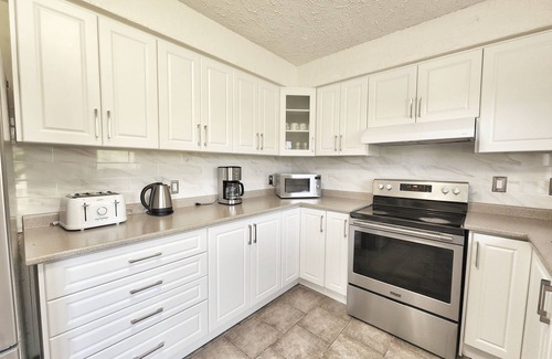 Niagara Falls Casa | 5 BEDROOM COUNTRY HOME- within 15min drive to the Falls, & Crystal Beach