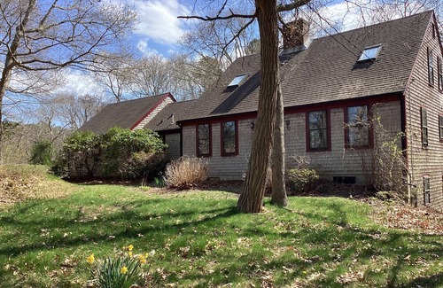 East Sandwich Casa | 5 bedroom dog-friendly home with wifi, deck, firepit