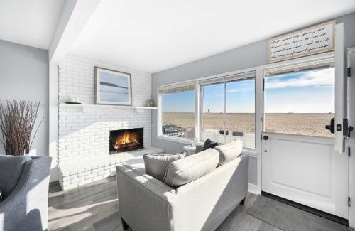 Balboa Peninsula Casa | 5 Bedroom Duplex on the Boardwalk next to Balboa Pier