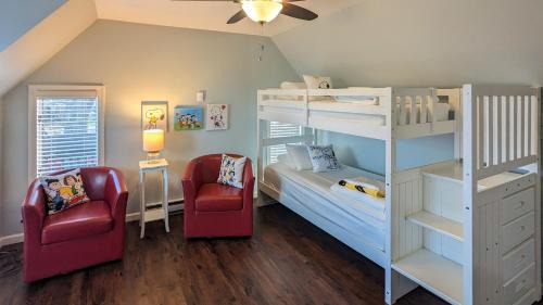 Huron Casa | 5 Bedroom Family Gathering Home with Indoor Hot Tub