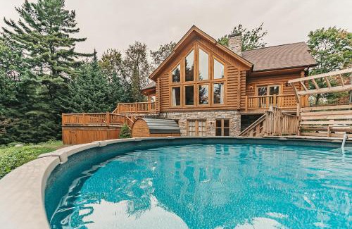 Fiddler Lake Resort Chalet De Esquí | 5-Bedroom Getaway with Sauna, BBQ, and Game Room