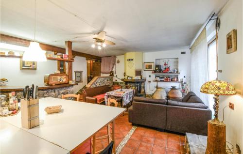Serralta Casa | 5 Bedroom Gorgeous Home In Podenzana