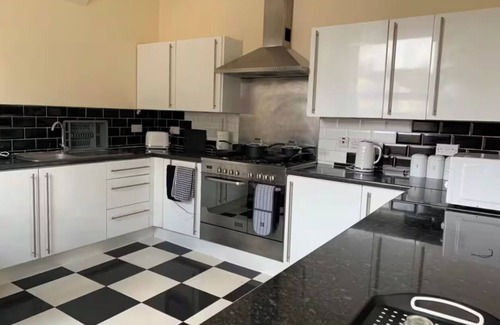 Wallasey Casa | 5 Bedroom Holiday House – Clarendon 65