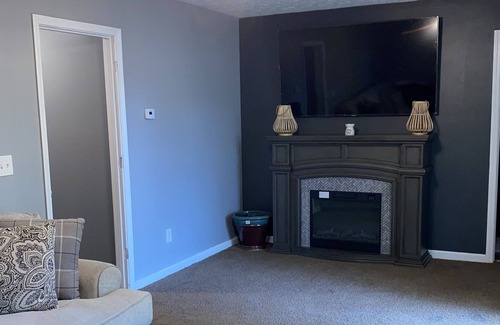 Riverdale Casa | 5 bedroom home 15 mins from Airport