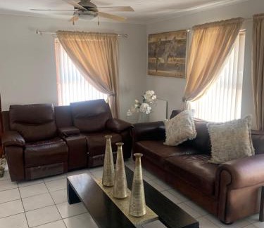 Langebaan Casa | 5 bedroom home in Langebaan, located close to Club Mykonos and Laguna Mall