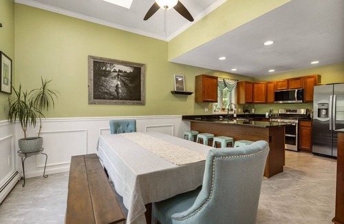 Dover Casa | 5 Bedroom Home Pool & Hot Tub