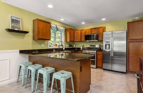 Dover Casa | 5 Bedroom Home Pool & Hot Tub