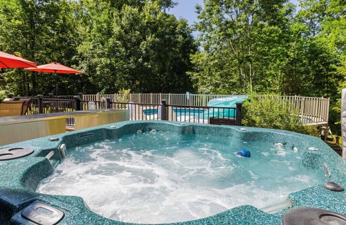 Dover Casa | 5 Bedroom Home Pool & Hot Tub