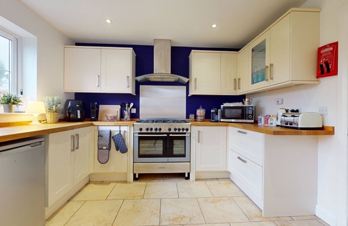 Epworth Casa | 5-Bedroom Home - Sleeps 16 - Ideal for Groups