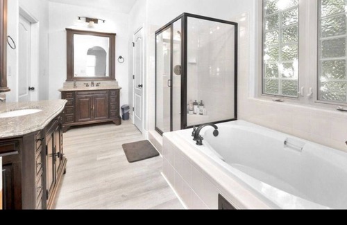 Clovis Casa | 💎5 Bedroom Home with Pool💎