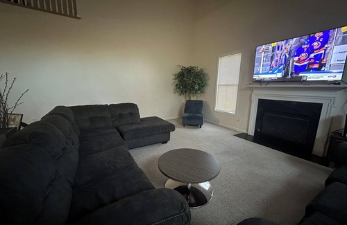 Clifton Park Casa | 5 bedroom House.15 mins to Everything Albany,Schenectady,Saratoga Race track!