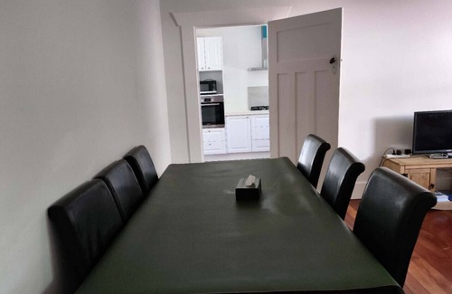 Epsom Casa | 5 Bedroom House 7 Rangiatea Road