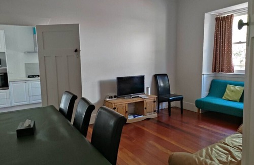 Epsom Casa | 5 Bedroom House 7 Rangiatea Road