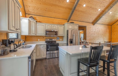 Van Buren Casa | 5-bedroom house just outside of Big Spring-Ozark National Scenic Riverways!