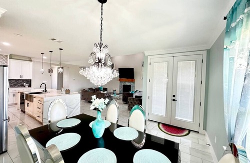 Del Valle Apartamento | 5 bedroom house near COTA/AUS