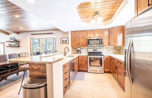 Warrior's Mark West Casa | 5 bedroom. Near Ski Trail and Hiking. Mtn Views!