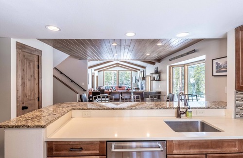 Warrior's Mark West Casa | 5 bedroom. Near Ski Trail and Hiking. Mtn Views!