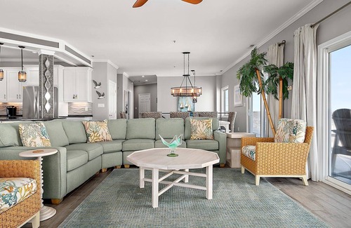 North Ocean City Condominio | Precioso ático totalmente reformado con excelentes vistas y 1 plaza a la playa con piscina grande