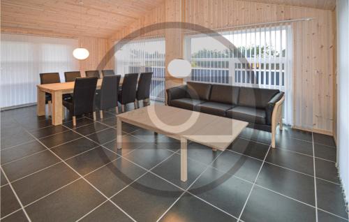 Grønhøj Casa | 5 Bedroom Pet Friendly Home In Løkken