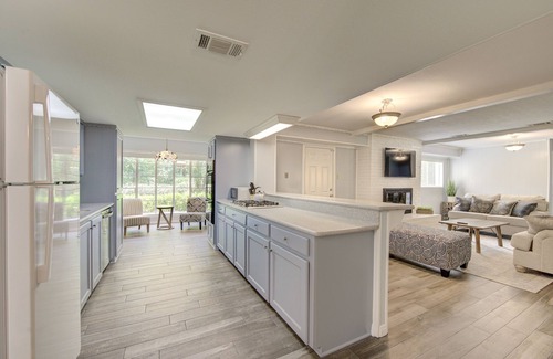 Roman Forest Casa | 5 bedroom Quiet Brand New, Close to IAH, Houston