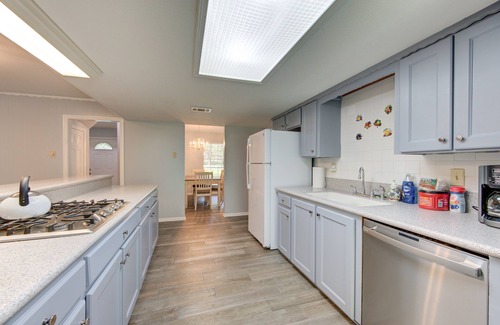 Roman Forest Casa | 5 bedroom Quiet Brand New, Close to IAH, Houston