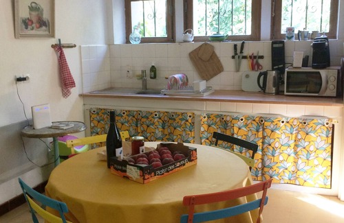 Ribes Otro | Casa para 10 personas cerca de un gran cuerpo de agua, el río La Beaume