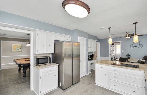 Bammel Casa | 5-Bedroom Sanctuary w Pool: 25 Mins Downtown SC