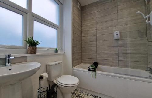 Park Casa | 5 Bedroom semi detached home with off road parking