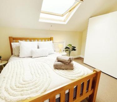 Liverpool Casa | 5 Bedroom, sleeps 9 - base to explore Liverpool and beyond