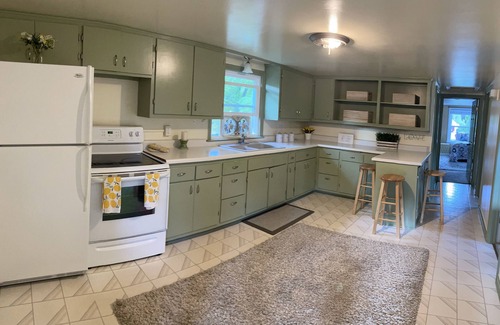 Mount Pleasant Casa | 5-Bedroom Sleeps up to 12 + Spacious!