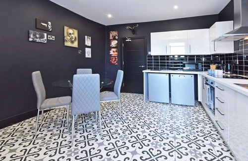 Crewe Casa | Whole-Casa-Baño Privado
