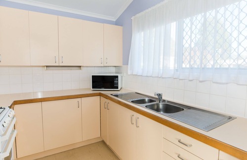 Churchill Casa | 5 bedroom unit in quiet Churchill location
