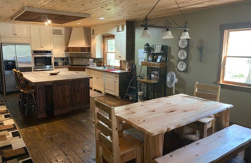 Pequot Lakes Casa | Casa rústica MUY ESPACIOSA de 5 dormitorios en el lago