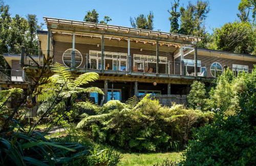 Furneaux Casa | 5-bedroom waterfront home
