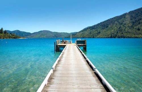 Furneaux Casa | 5-bedroom waterfront home