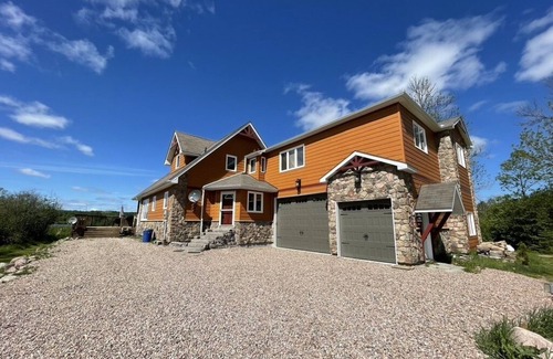 Bonfield Cabaña | 5 Bedroom Waterfront Lake House